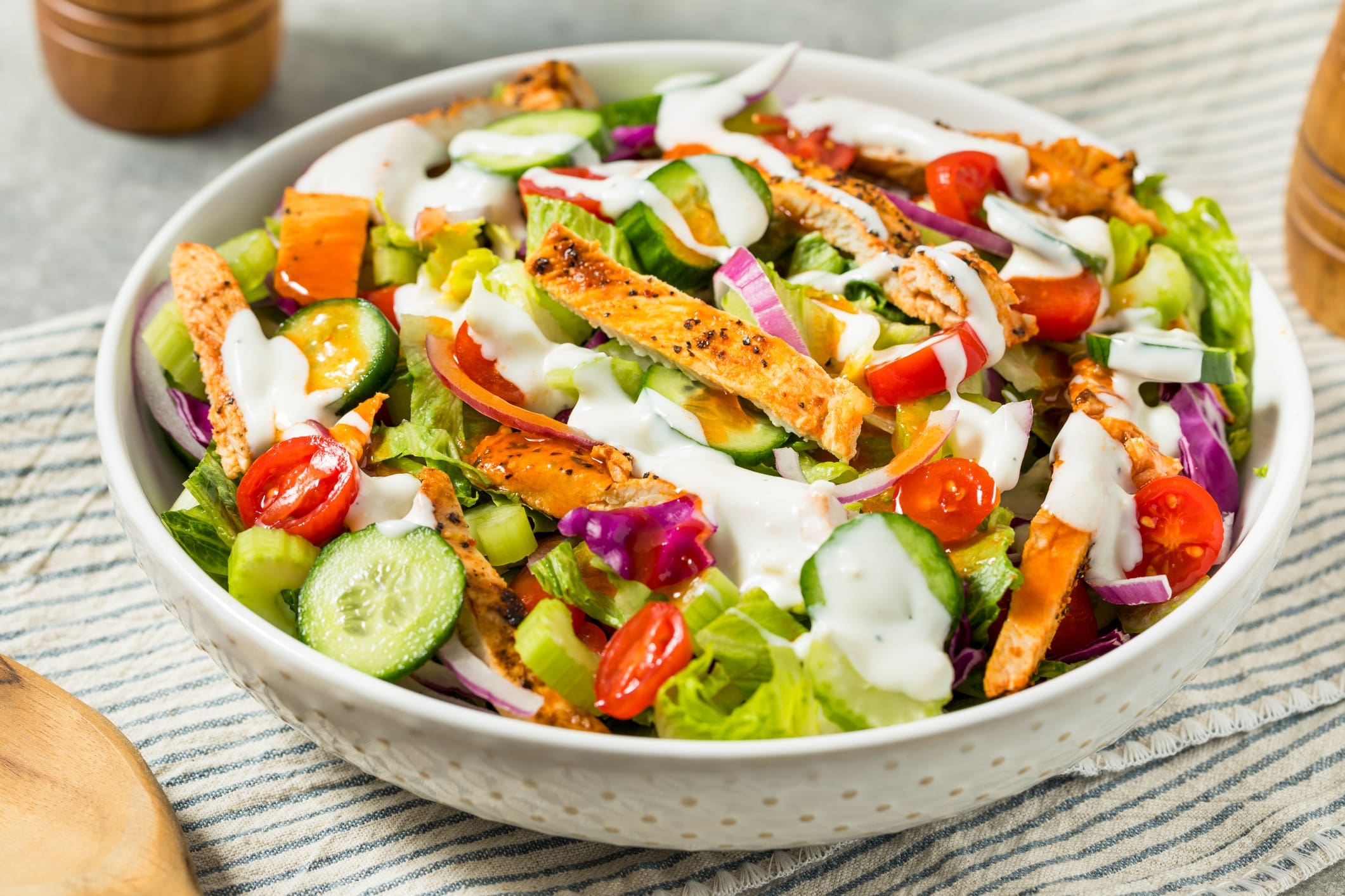 Grilled chicken salad with creamy dressing